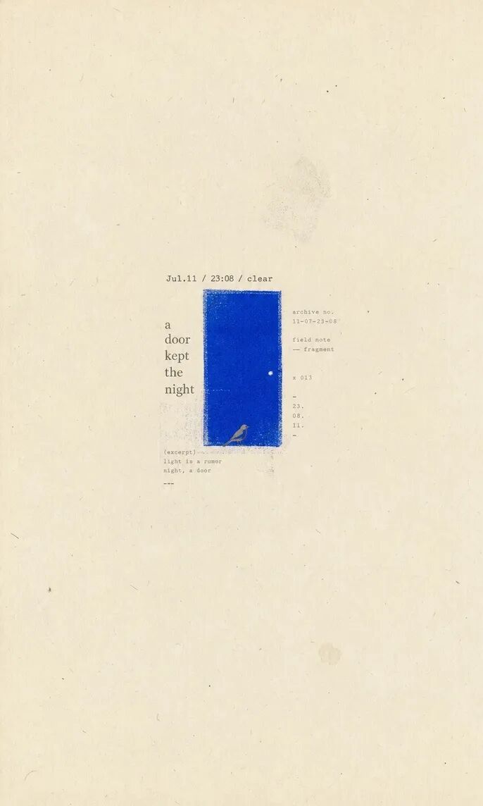 极简 zine 海报：a door kept the night